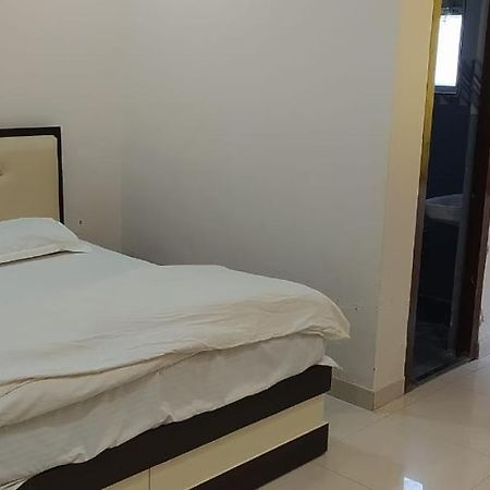 Bhagwan Hotel Gonda Buitenkant foto