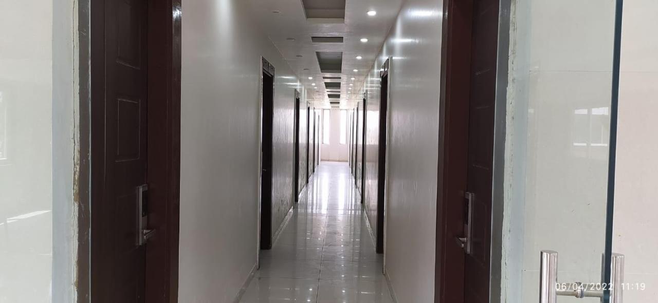 Bhagwan Hotel Gonda Buitenkant foto