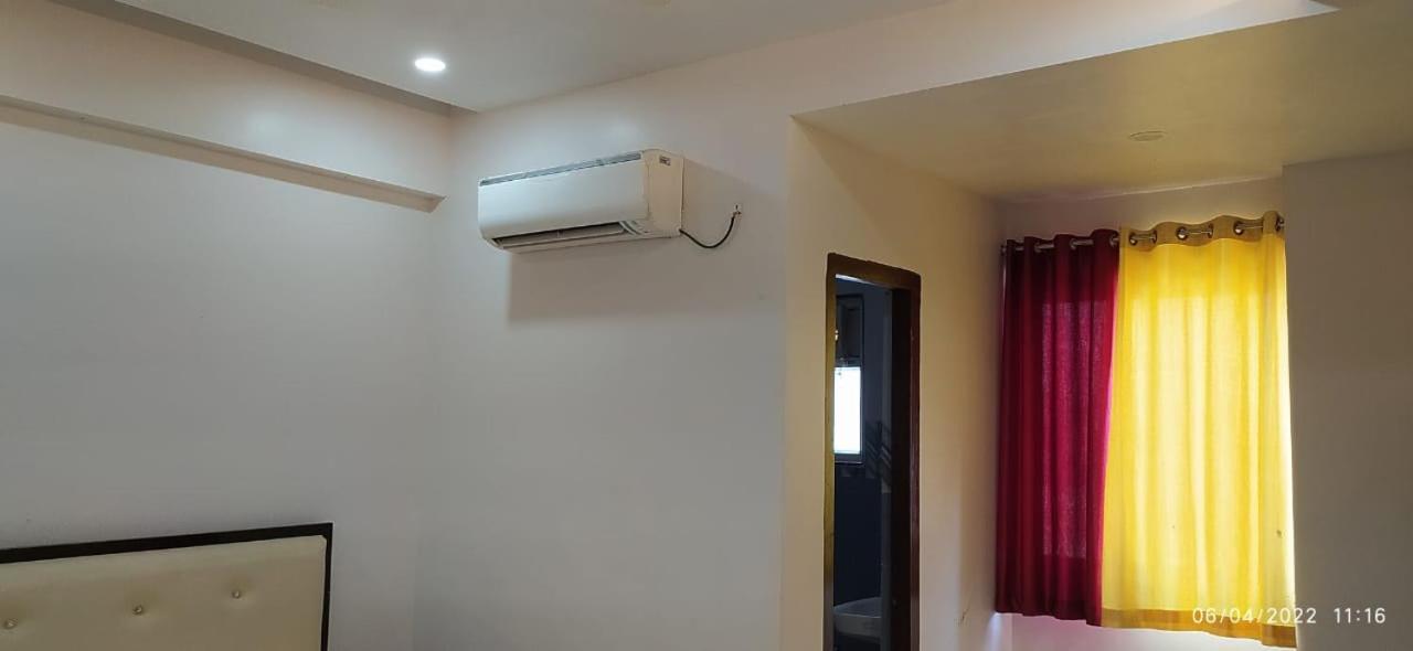 Bhagwan Hotel Gonda Buitenkant foto